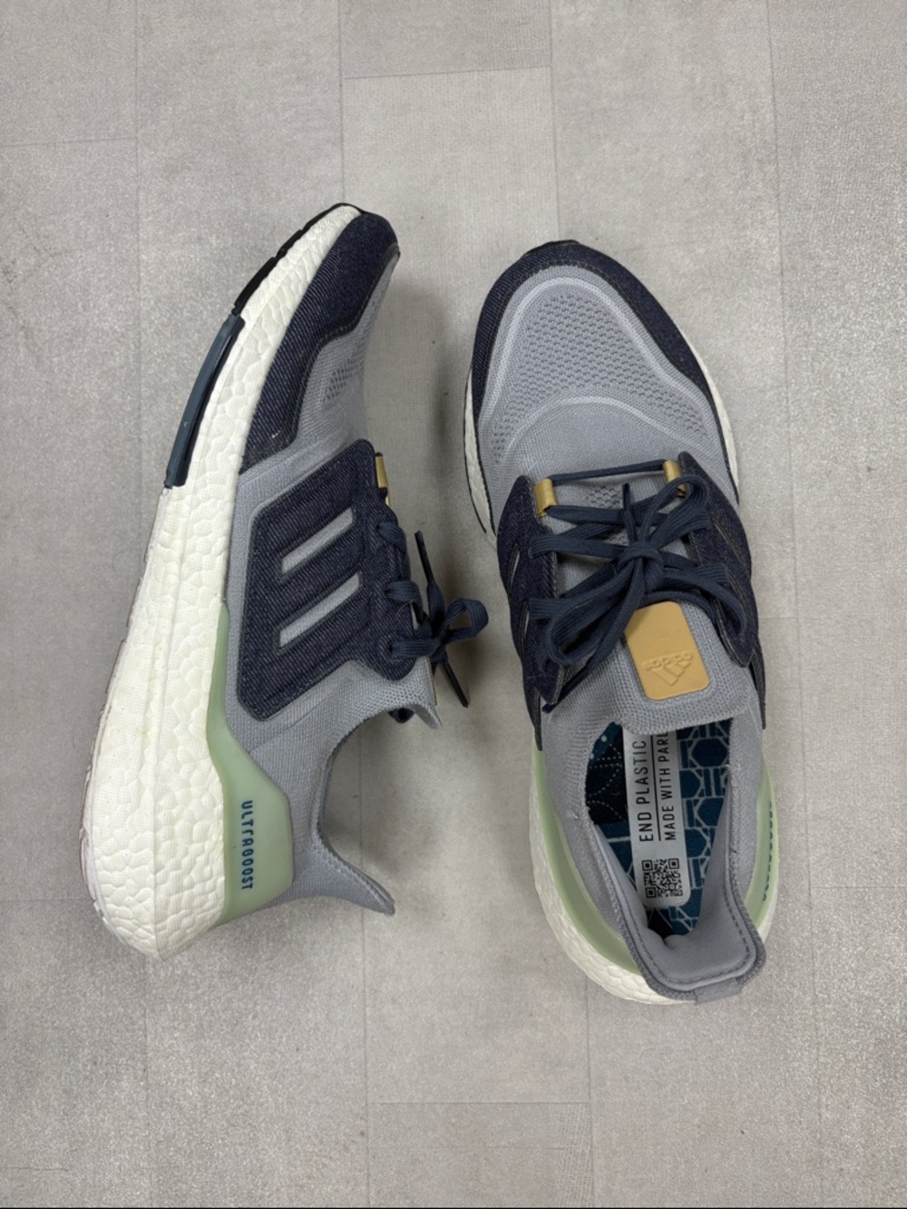 ADIDAS ULTRABOOST 22 #GX9158 MEN SIZE 10 HALO SILVER/SHADOW NAVY/LINEN GREEN
